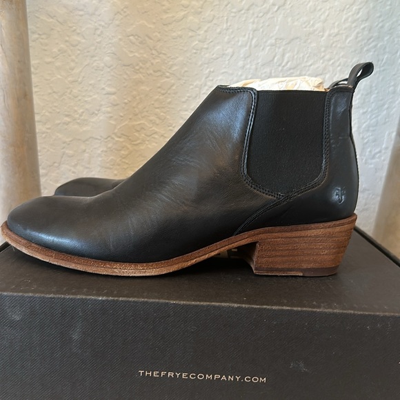 Frye Carson Chelsea booties Black Size 9 - Picture 3 of 12